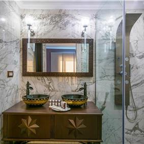 8 bedroom luxury villa with pool near Koutsounari, sleeps 16